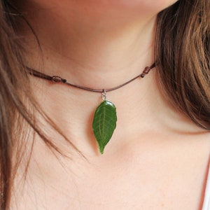 Leaf necklace choker, Pressed leaf jewelry, Nature lover gift, Choker necklace for women boho, Leaf necklace green, Bohemian choker necklace