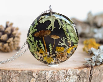 Enchanted necklace, Mushroom resin necklace, Fantasy necklace men, Botanical resin jewelry, Nature gifts for him, Fairycore necklace
