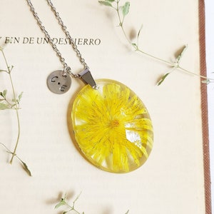 Personalized pressed flower initial necklace, Yellow dandelion resin jewelry, Personalized gift for mom birthday