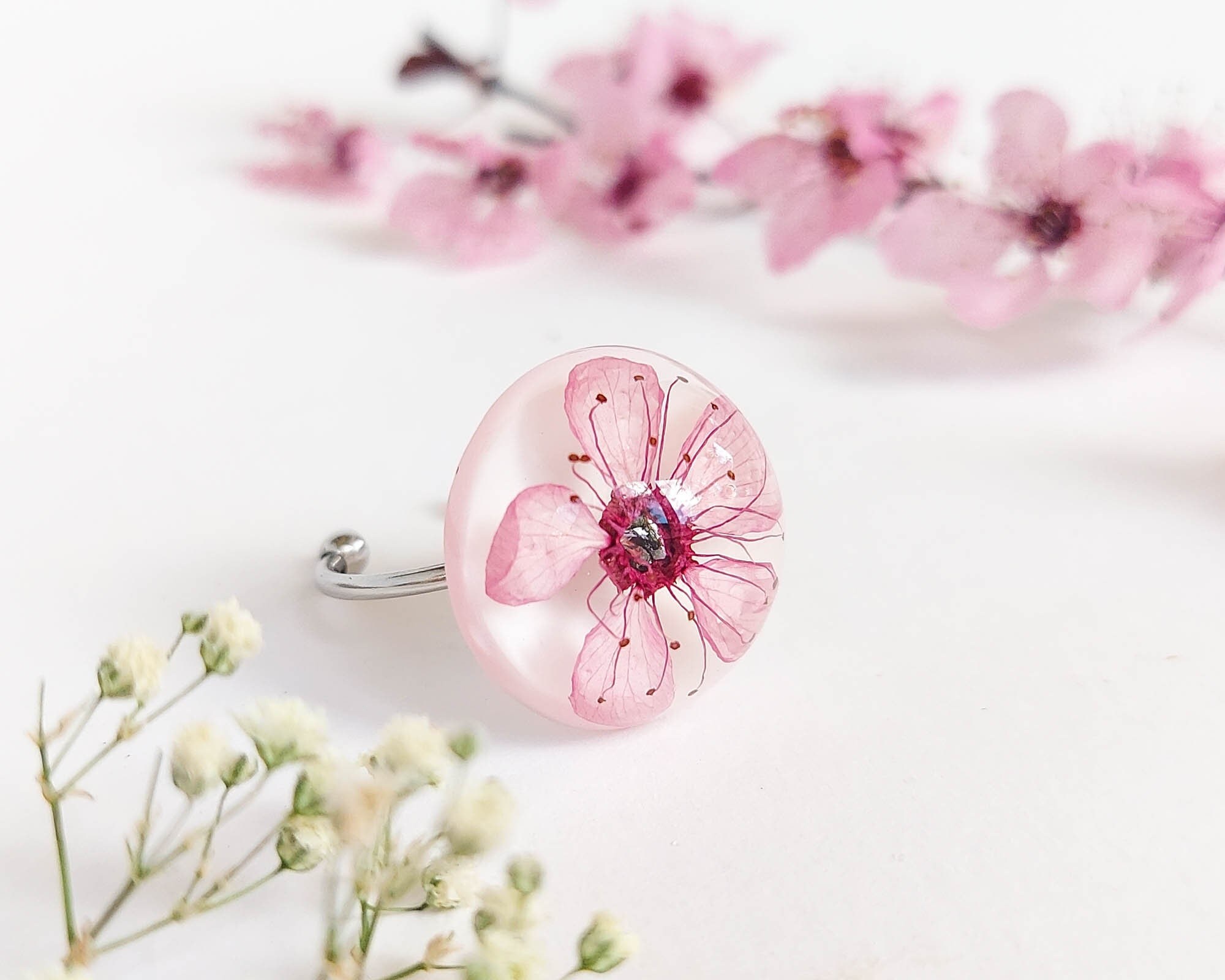 Anello aperto ramo di fiori di pesco rosa sale