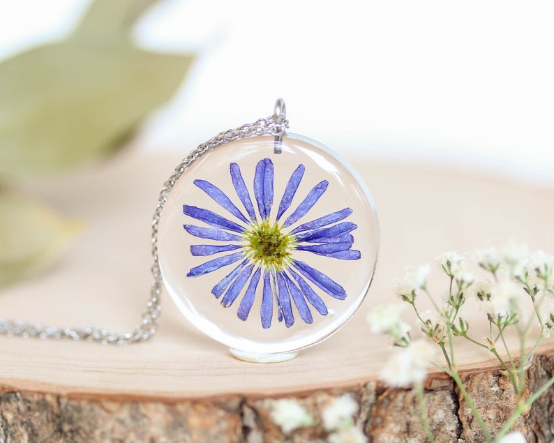 September birth flower necklace, Aster flower necklace, Dried flower resin jewelry, Birthday gifts for women friend, Purple flower necklace image 2
