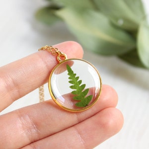 Zierliche Farn Halskette, Gepresste Pflanze Halskette, Botanische Halskette Gold, Zierlicher Goldschmuck, Botanisches Geschenk für Frauen, Zierliche Kreis Halskette Bild 7