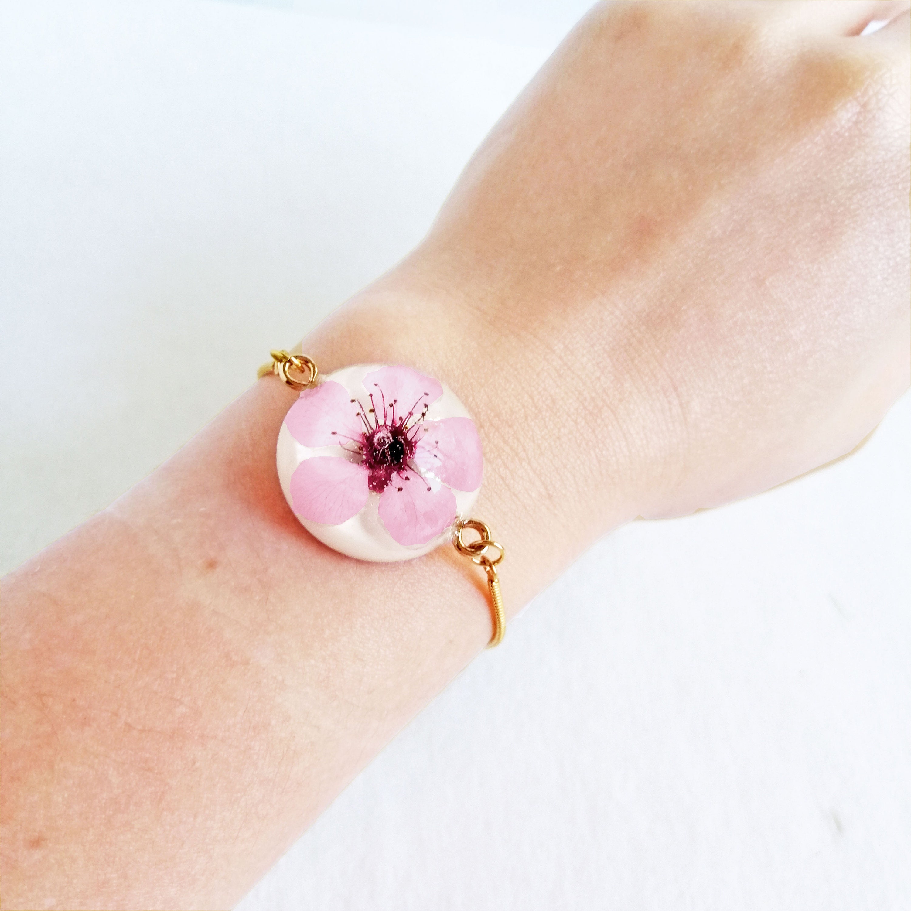 Real Dried Flowers and Resin Bracelet in Mint Blue Yellow Pink Mix – ann +  joy