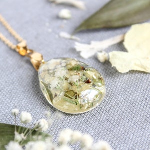 Custom wedding bouquet preservation necklace, Personalized wedding gift for bride, Preserved flowers in resin jewelry, Custom gift ideas image 2