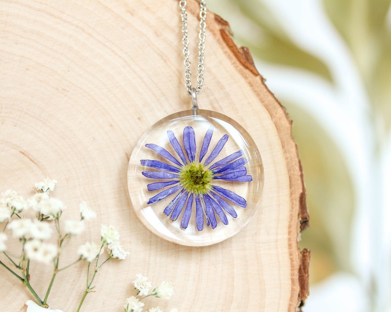 September birth flower necklace, Aster flower necklace, Dried flower resin jewelry, Birthday gifts for women friend, Purple flower necklace image 3