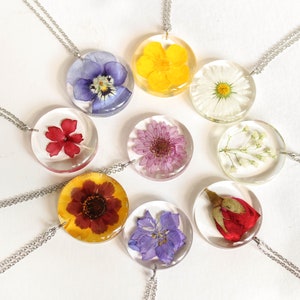 Birth flower necklace resin, Pressed flower necklace birth month, Unique birthday gifts for women, Personalized flower pendant necklace image 3
