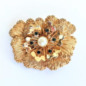 Sarah Coventry Floral Brooch