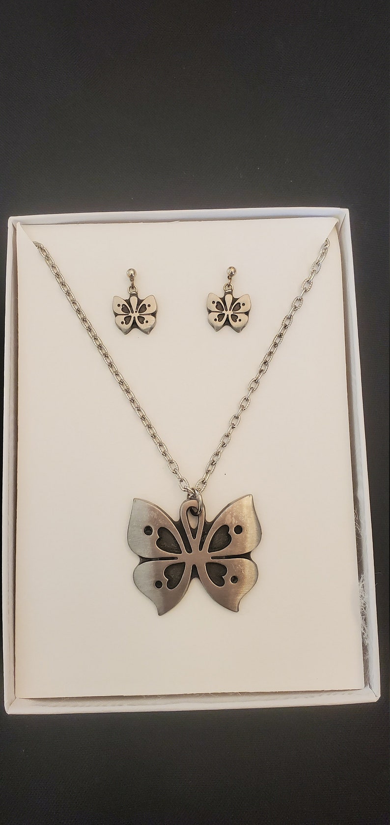 Tennesmed Vintage Pewter Butterfuly Pendant and Earrings R
