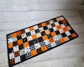 Quilted Halloween table runner,  gothic table topper, handmade fall decor, coffee table centerpiece, spiders, bats, polka dots,  28"x12"