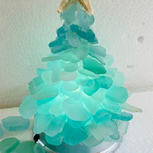 WOW!  Special sale  on Color changing  base nightlight Christmas tree. Beautiful  This price won&#39;t last! Aqua sea foam mix