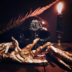 Pata de pollo con hoodoo dorado, prosperidad, abrecaminos, abundancia, buena fortuna, amuleto de la suerte, hoodoo, vudú, santería, ocultismo, decoración de altar