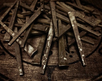Clavos de hierro para ataúdes / Juego de 3, Protección, Magia negra, Inscripciones, Herramientas espirituales, Decoración de altar, Suministros de magia popular, Hoodoo, Vudú, Ocultismo