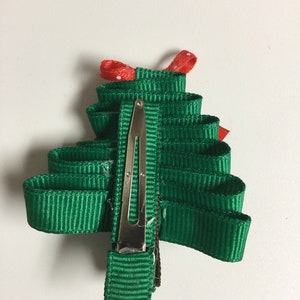 Christmas tree ribbon sculpture hair clip image 4