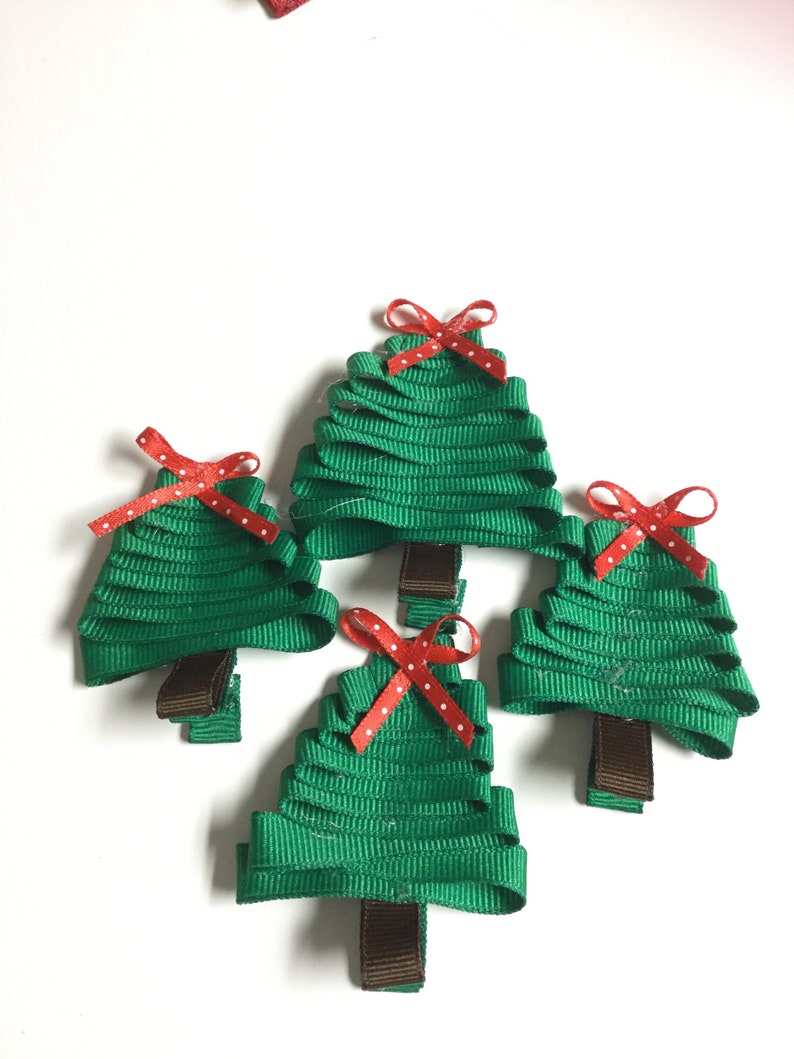 Christmas tree ribbon sculpture hair clip image 3