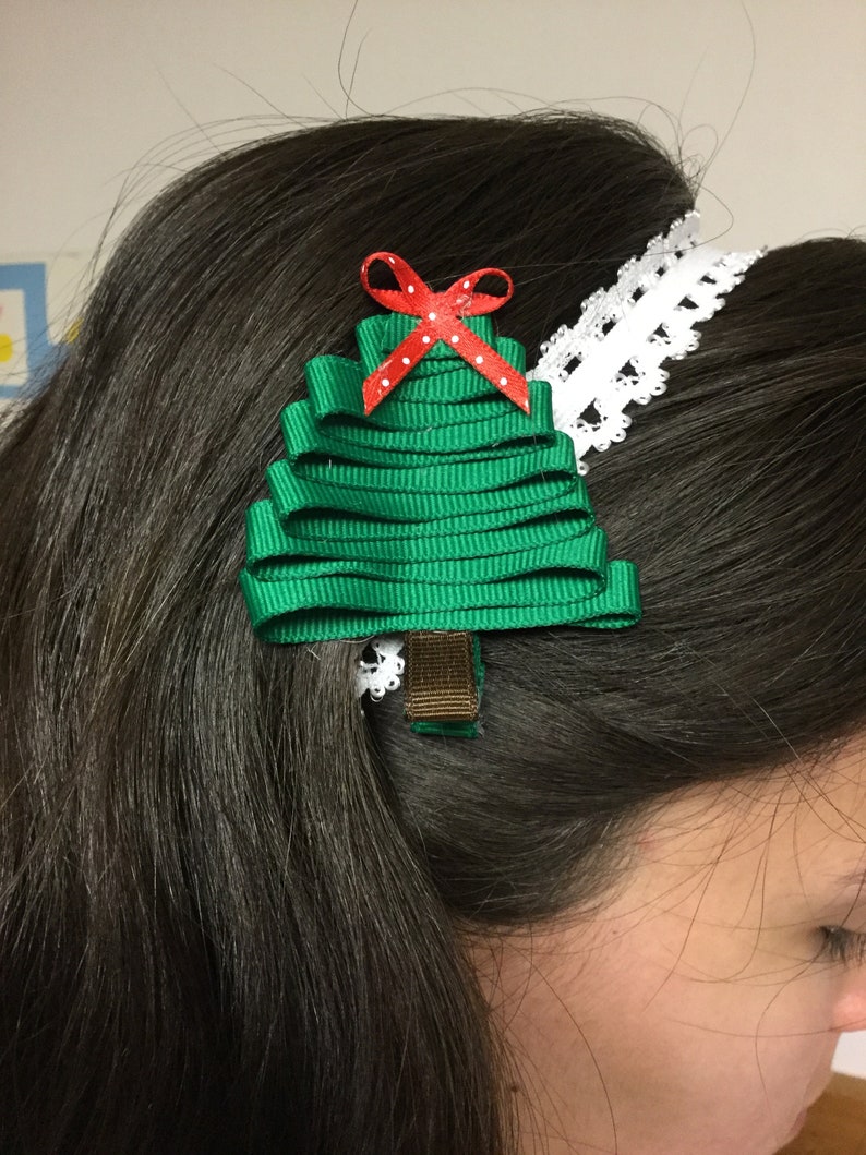 Christmas tree ribbon sculpture hair clip image 7