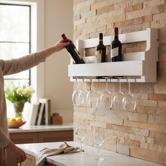 Weinregal aus Holz für die Wand - mit Gläserhalter - Weiß Shabby - fertig montiert - Regal für Weinflaschen und Weingläser