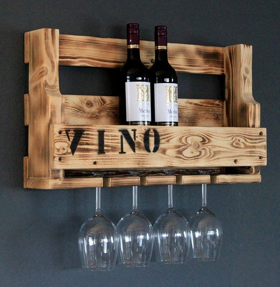 Casier à vin en bois pour le mur avec support en verre et lettrage VINO  Marron flammé prêt à être assemblé étagère pour bouteilles de vin -   France