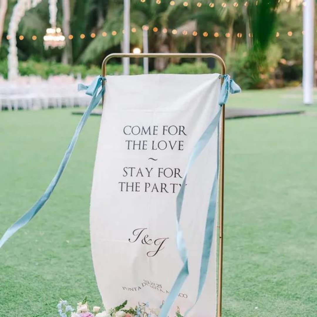 Linen Wedding Welcome Sign: Rustic Eyelet Wedding Decor - Etsy