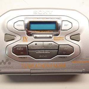 Sony Walkman WM-FX494 Kassettspelare AM-FM Väder med Klipsch-hörlurar och mjukt fodral bild 2