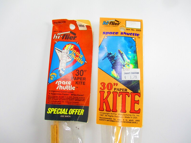 2 NEW HiFlier 30 Inch Paper Kites Space Shuttle Vintage Unused NASA