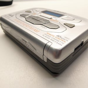 Sony Walkman WM-FX494 Kassettspelare AM-FM Väder med Klipsch-hörlurar och mjukt fodral bild 7