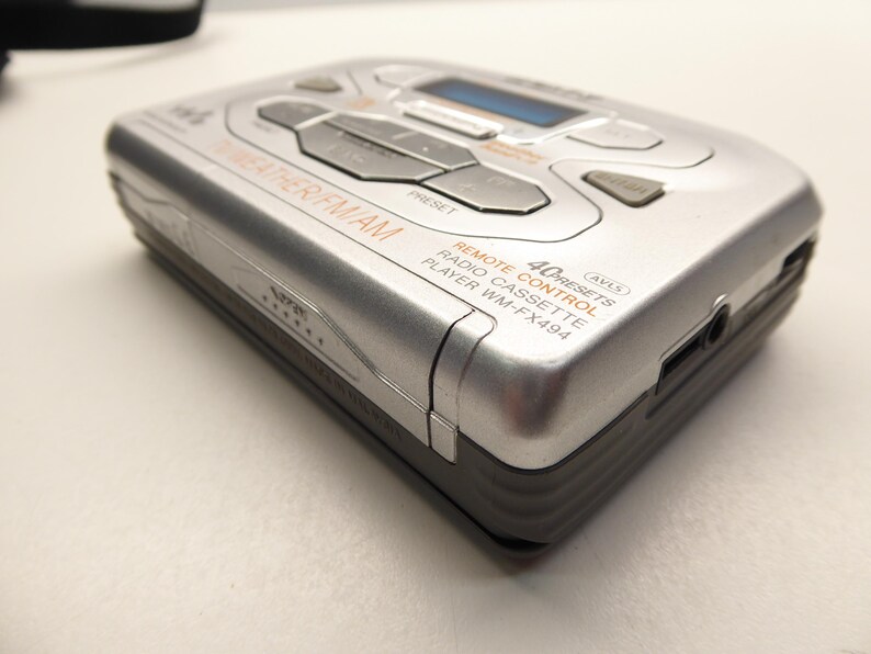 Sony Walkman WM-FX494 Kassettspelare AM-FM Väder med Klipsch-hörlurar och mjukt fodral bild 7