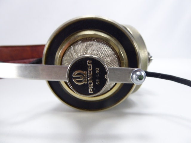 Pioneer SE-L40 Retro Stereo Headphones Vintage Sound Output Pioneer SE-L40 Retro Stereo Headphones Vintage Sound Output
