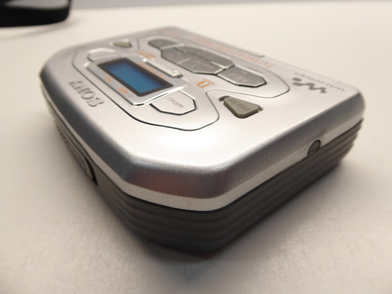 Sony Walkman WM-FX494 Kassettspelare AM-FM Väder med Klipsch-hörlurar och mjukt fodral bild 8