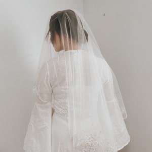 White embroidered wedding veil, Elegant handmade veil, waltz length veil, white wedding veil, white wedding veil drop veil style image 4