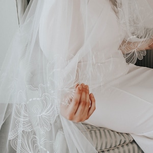 Peony Flower Embroidered Wedding Veil | White & Ivory | Bridal, modern large flower, elegant bride, comb detached