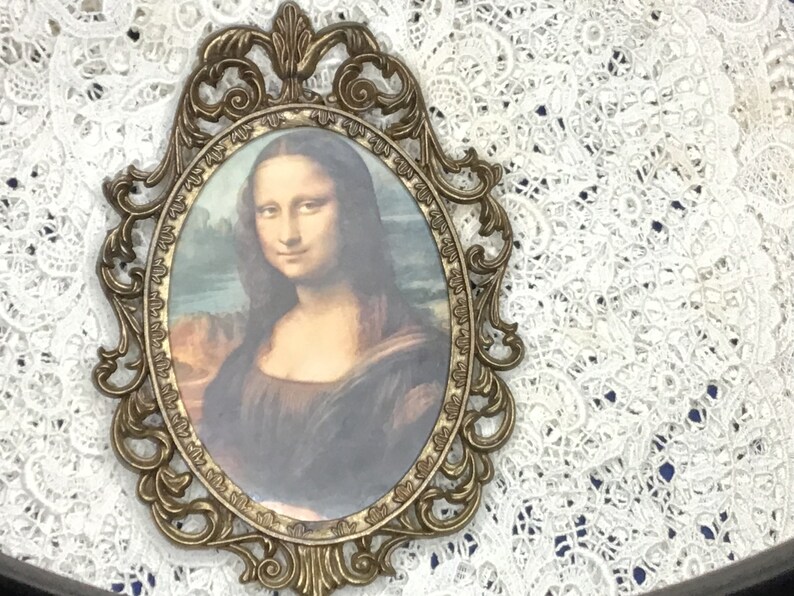 Vintage Oval Filigree Metal Framed Wall Decor Mona Lisa Vintage Oval Filigree Metal Framed Wall Decor Mona Lisa