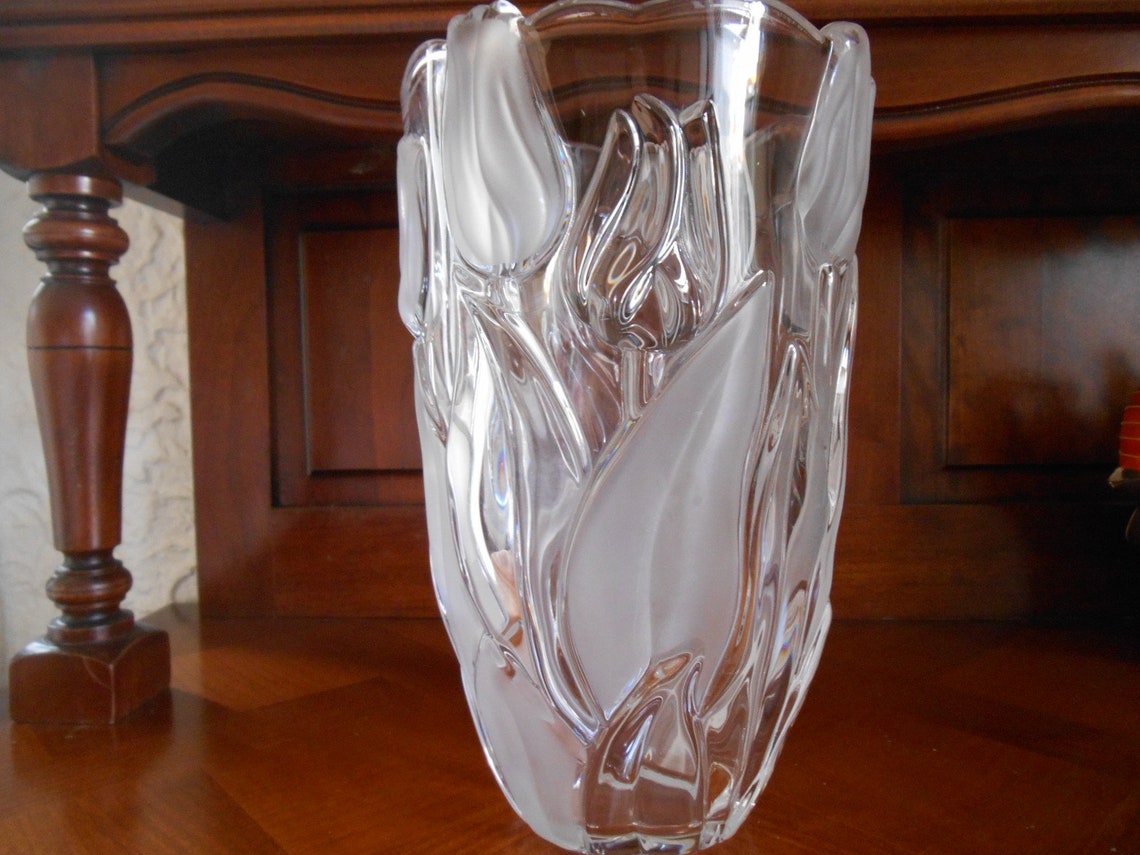 Beautiful frosted crystal art deco Tulip vase style LALIQUE Etsy