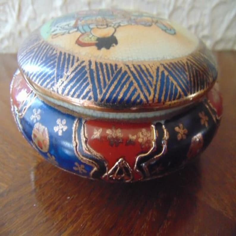 Jewelry box Japanese Satsuma early 20th century Japan cracked earthenware