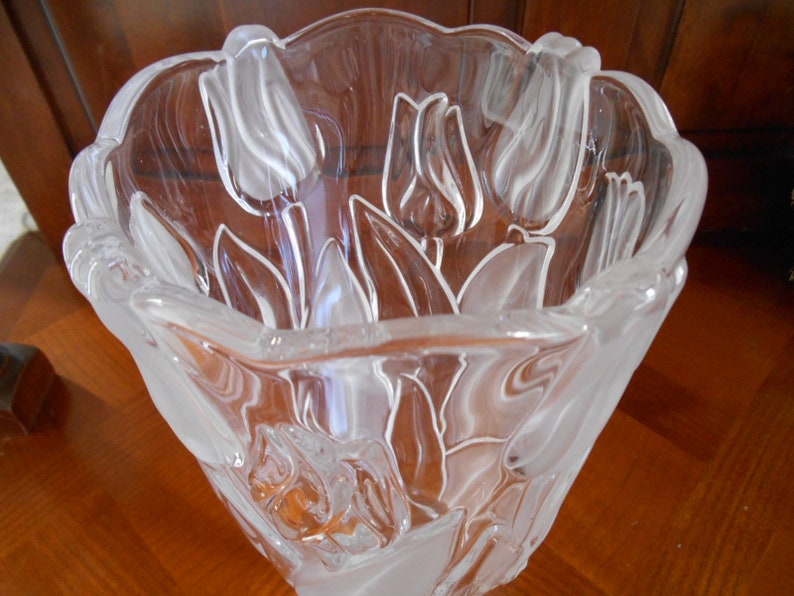 Beautiful frosted crystal art deco Tulip vase style LALIQUE Etsy