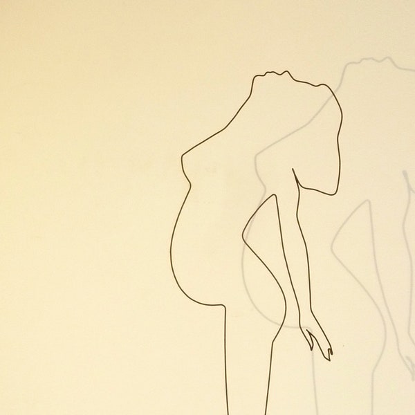sculpture profile silhouette pregnant woman annealed wire