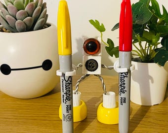 Recycled Tech Part Robot Sculpture – Geeky Desk Accessory