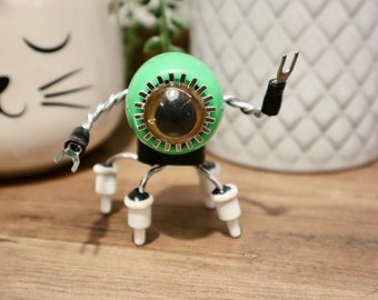 Sustainable Junk Art Robot - Eco Friendly Gift for Tech Lovers: Blinky