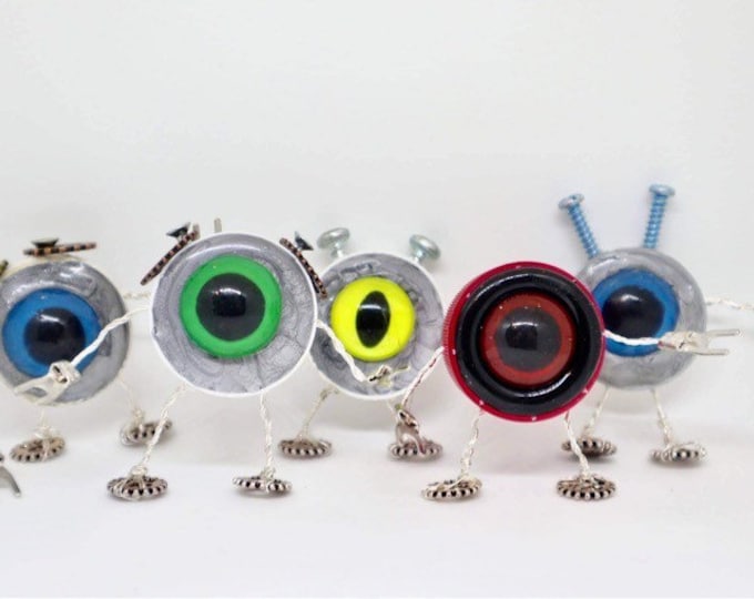 Sculpture Computer Geek Robot - Un cadeau parfait pour les nerds et les amateurs de science-fiction fabriqué à partir de pièces technologiques recyclées! Robots : Bottle Bots !