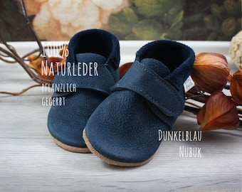 Organic leather crawling shoes minifußBio721 with Velcro closure. Baby and toddler shoes made of vegetable-tanned leather for little ones.