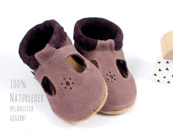 Organic leather crawling shoes minifußBio707 with T-strap and punched pattern. Sandals for tiny feet. Baby shoes and toddler shoes for summer.