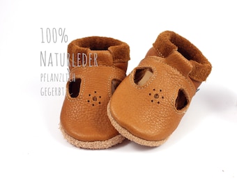 Organic leather crawling shoes minifußBio708 with T-strap and punch pattern. Sandals for mini feet. Baby shoes and toddler shoes for summer