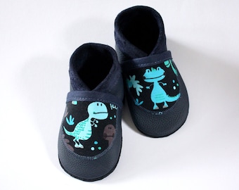 Krabbelschuhe minifuß930, Krabbelpuschen, Lederpuschen, Hausschuhe, Babyschuhe, leather, babyshoes, Leder, blau, Dinos, Handmade