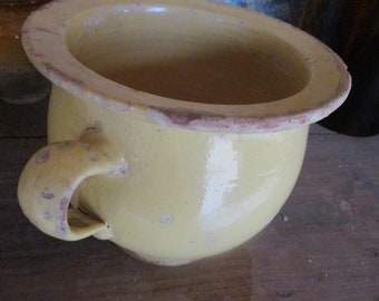 Amazing and unusual CHAMBER POT in yellow GLAZE terracotta. Manufacture of confit pot circa 1850.