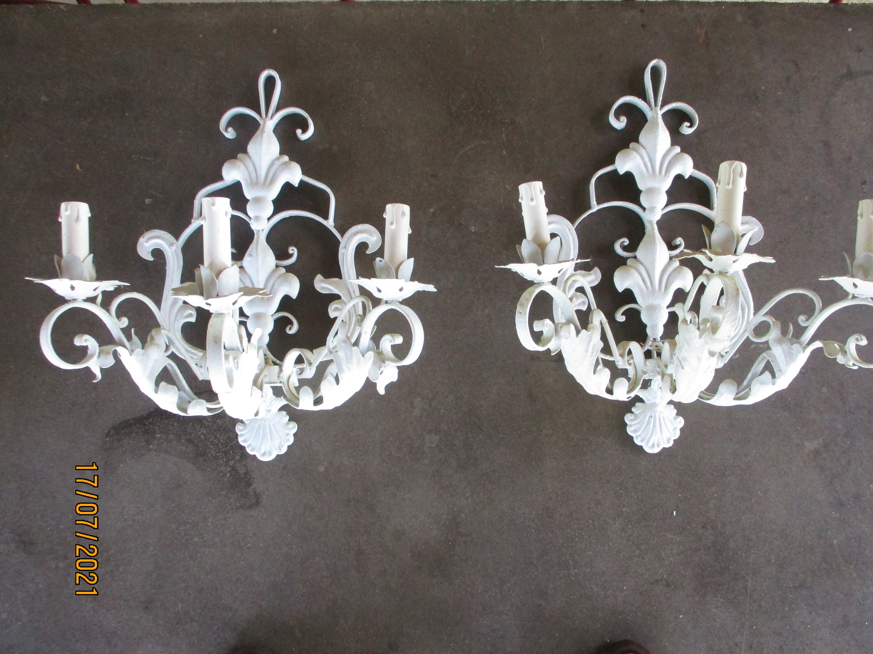 Antique Énorme Français Minable Paire Sconces Fer Forgé Tole 3 Bras Lily Flowers 40S