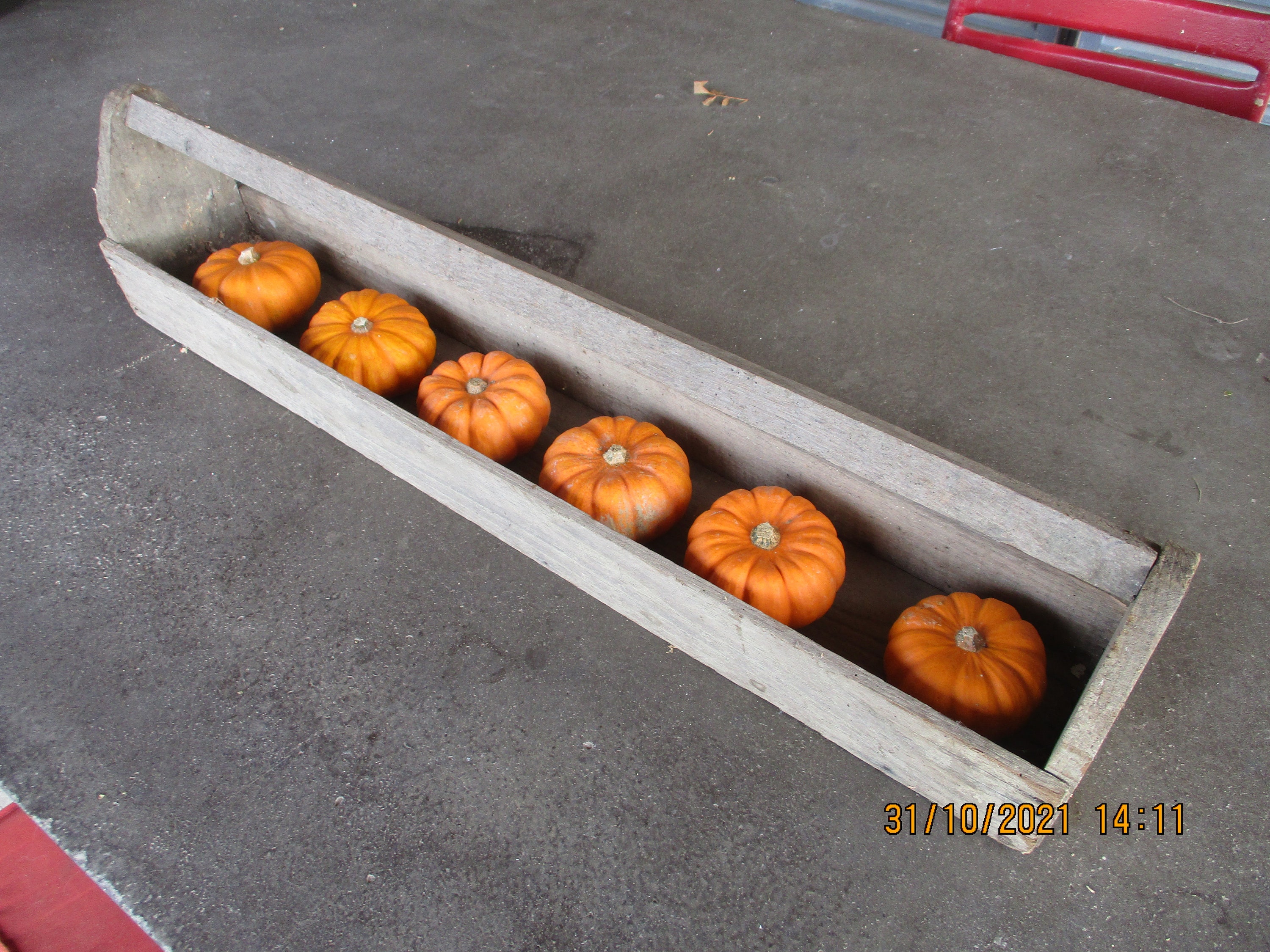 Antique Français Mangeoire à Volaille en Bois Récupérée. Art Populaire Primitif