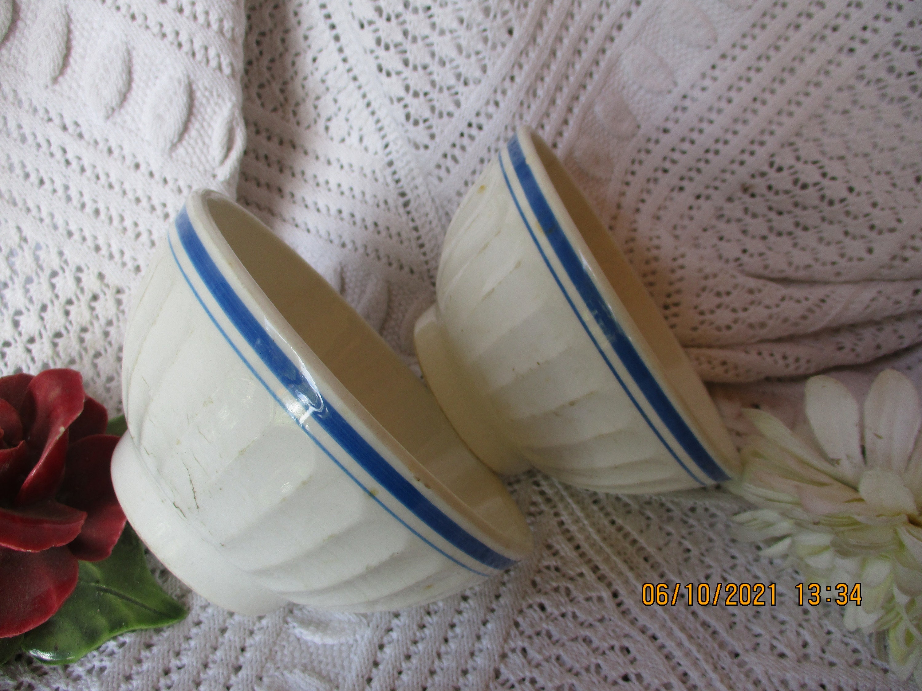 Paire Old Français Cafe Au Lait Bowls Rayures Bleues sur Le Motif de Bordure