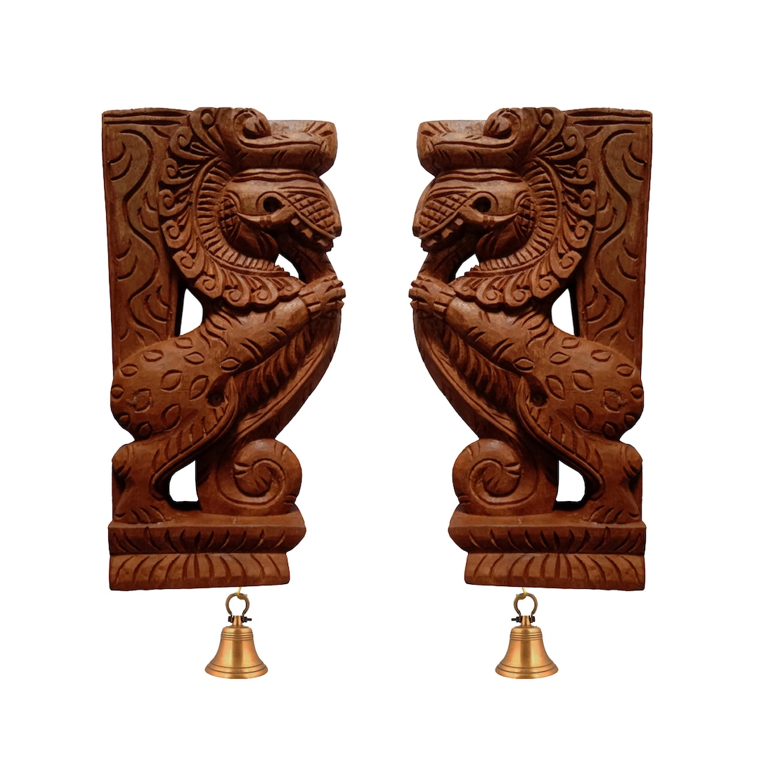 K*i様 ヴィンテージ 手彫り 木製 盾 セット カレッジ・ユニバーシティシリー Handmade Yali Wooden Wall Brackets: Intricate South Indian Decor