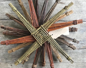 Irish Willow St Brigid's Cross: Handcrafted Irish blessing for your home and family (30cm)