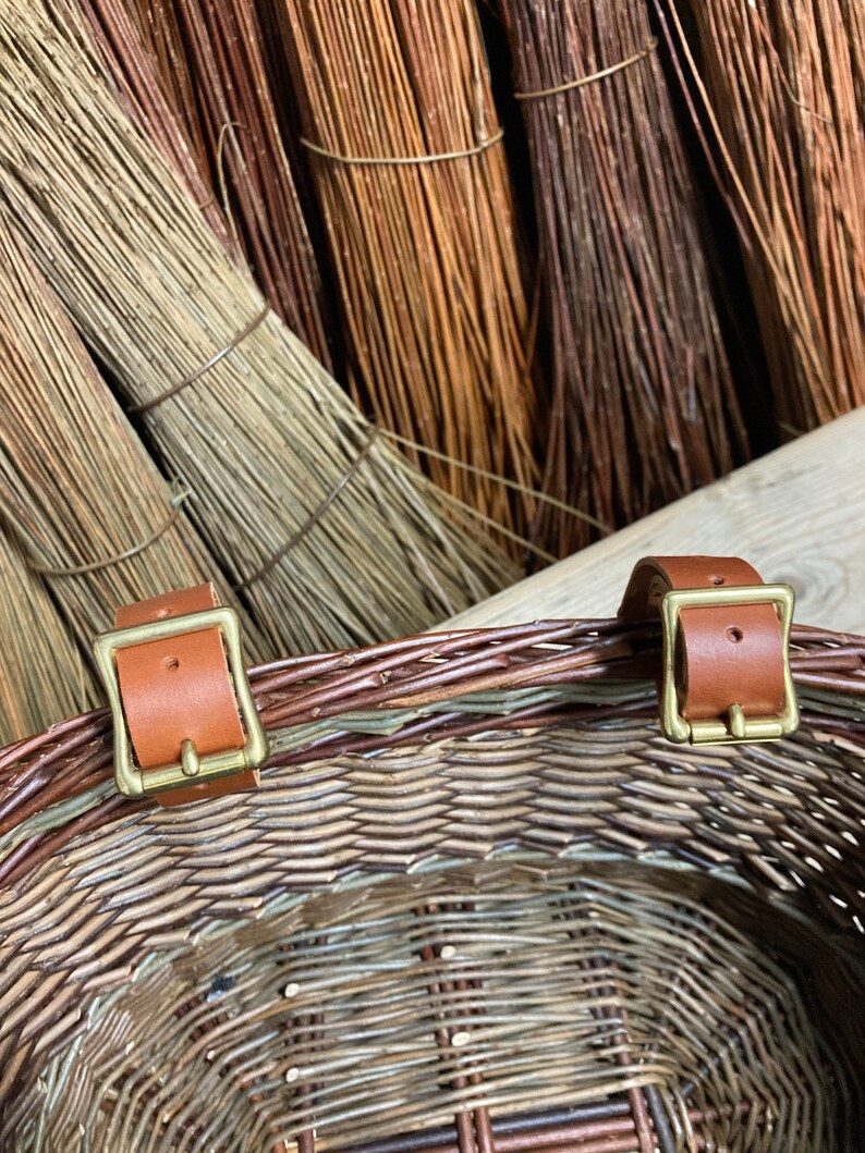 Benchoona Willow Bicycle Basket with caramel leather buckles and shoulder strap w/gold hardware Lifetime gift 100% Natural image 3