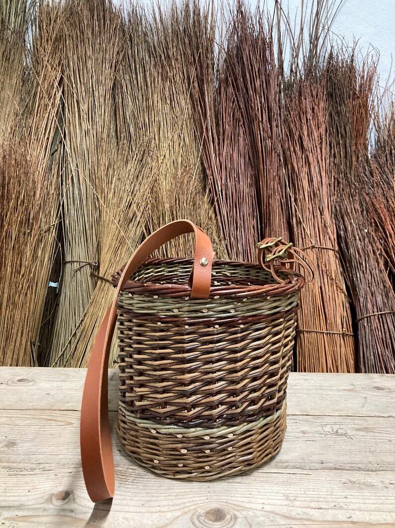 Benchoona Willow Bicycle Basket with caramel leather buckles and shoulder strap w/gold hardware Lifetime gift 100% Natural image 4
